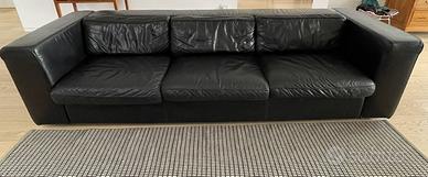 Divano stile Bauhaus nero in pelle