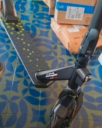 Monopattino lamborghini al2