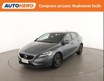 VOLVO V40 RZ18684