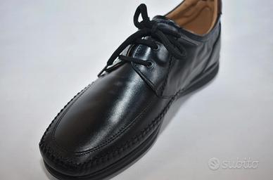 *Eleganti Scarpe in Pelle Nera con Accenti Marroni