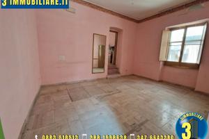 Centro: appartamento al primo piano