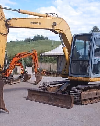 Escavatore usato KOMATSU PC60-7