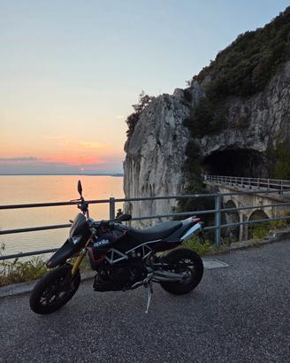 aprilia dorsoduro 750 ABS