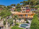 villa-di-285-m²-con-piu-di-5-locali-e-box-auto-dop
