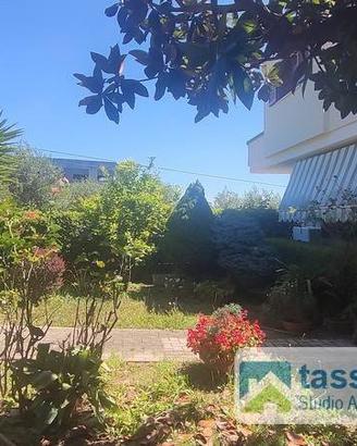 Villa di 314 m² con 5 locali e box auto a Ortona