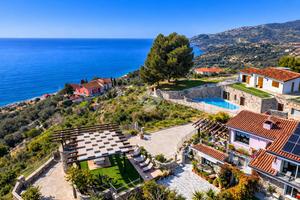 VILLA SINGOLA A IMPERIA