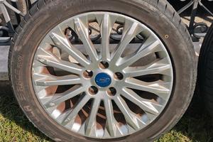 Ruote 17" lega Ford con pneumatico 