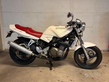 Suzuki Bandit 400 restaurato