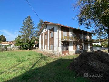 Casa indipendente di 150 m² con 4 locali e box aut