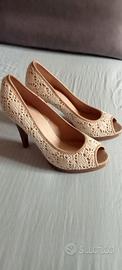 Eleganti scarpe décolleté 