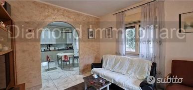Appartamento 4 vani con garage a Riposto