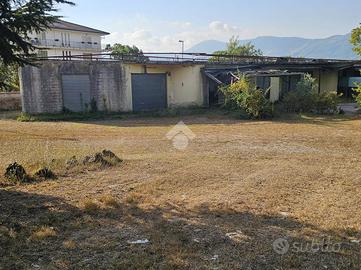 NEGOZIO A PIGNATARO INTERAMNA