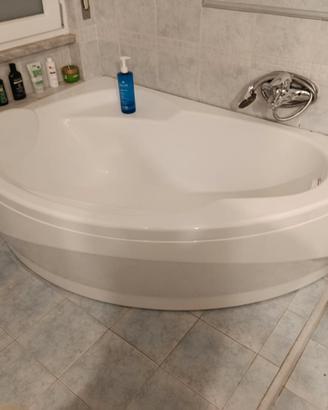 Vasca in resina bianca