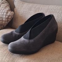 Scarpe donna scamosciate 