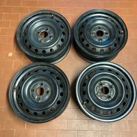Set 4 cerchi in ferro R15 Yaris Sol 2006