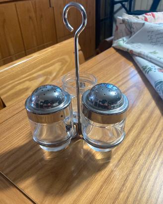 Set per sale e pepe vintage da collezione