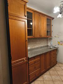 Cucina artigianale in legno massello ottime condi