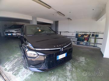 Lancia Ypsilon Hybrid e-DCT LX