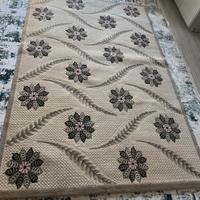 Tappeto grigio per casa