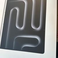 Apple MacBook Pro 14” M5 – 16GB RAM – 1TB