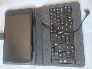 tablet android con custodia a tastiera