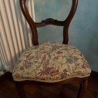 Sedia vintage in legno e tessuro floreale