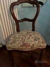 Sedia vintage in legno e tessuro floreale