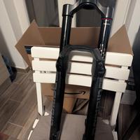Forcella rockshox domain r + fox float dps