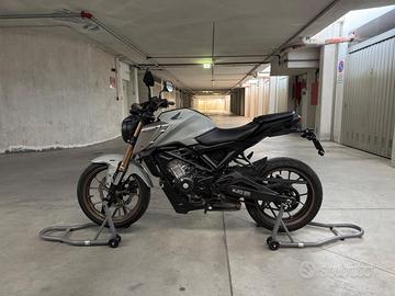 Honda CB125R 2022 - Motore nuovo Honda - 26.000km