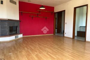 3 LOCALI A REANA DEL ROJALE