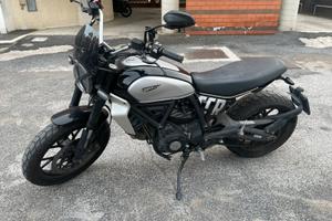 Ducati scrambler incon 2023 depotenzata per A2