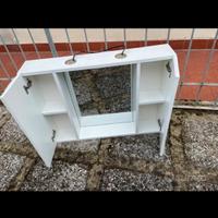 Mobiletto bagno con specchio e luci