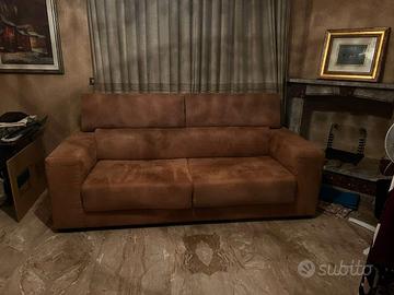 DIVANO 3 POSTI NUOVO