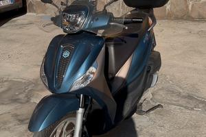 Piaggio medley 150