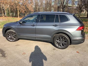 Volkswagen tiguan allspace  7 posti