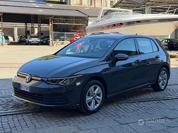 VOLKSWAGEN Golf 1.0 eTSI EVO DSG Life