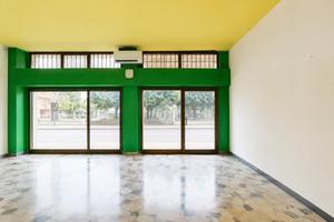 NEGOZIO A CAPRIATE SAN GERVASIO