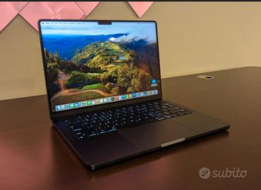 Macbook PRO M3 12 core 18gb memory