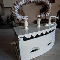 antico ferro da stiro