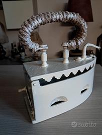 antico ferro da stiro