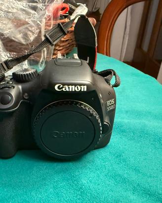 Canon eos 550d + efs 18-135 is