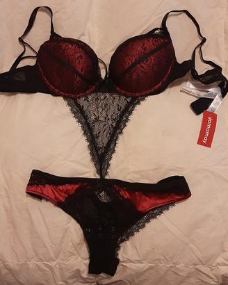 Body Yamamay con etichetta 