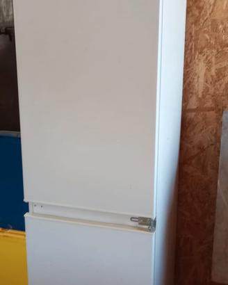 Frigorifero e congelatore combinato Candy 120 €