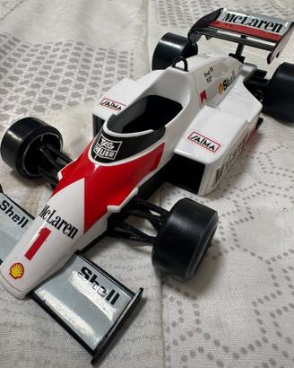 Modellino auto scala 1:24 McLaren  MP4/2 Formula 1