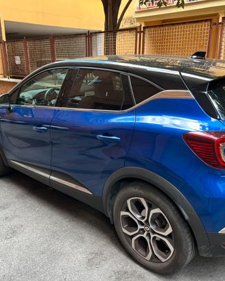 Renault Captur 2^ serie (2023), 145 cv, blu