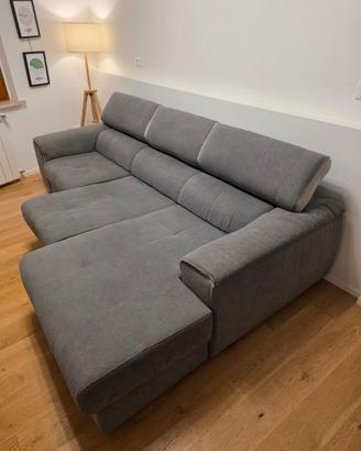 Divano Settebello Beth grigio con chaise longue