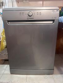 Lavastoviglie Indesit