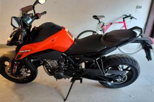 KTM Duke 790