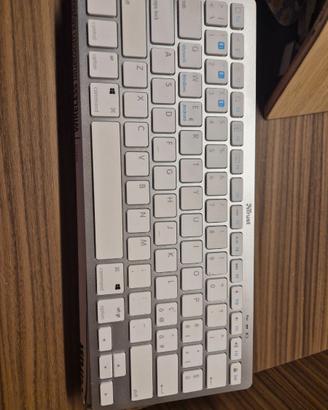 Tastiera trust bluetooth