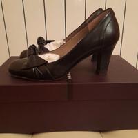 Scarpa donna tacco nero con fiocco